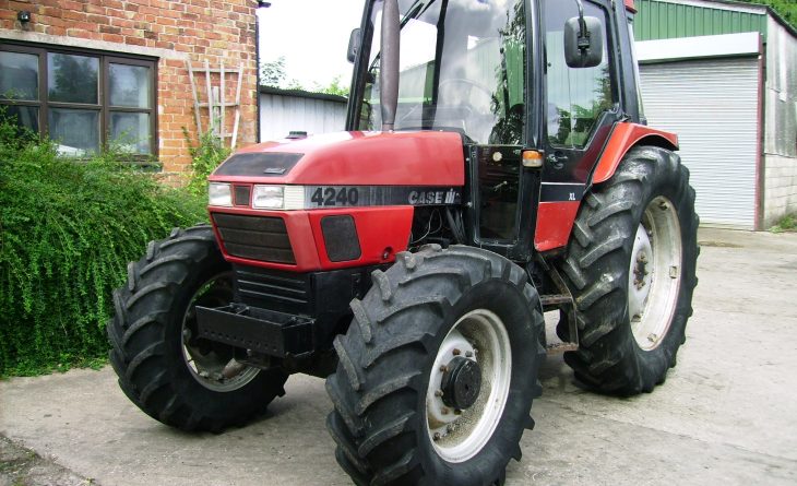 CASE 4240 XL P407 CCJ 2