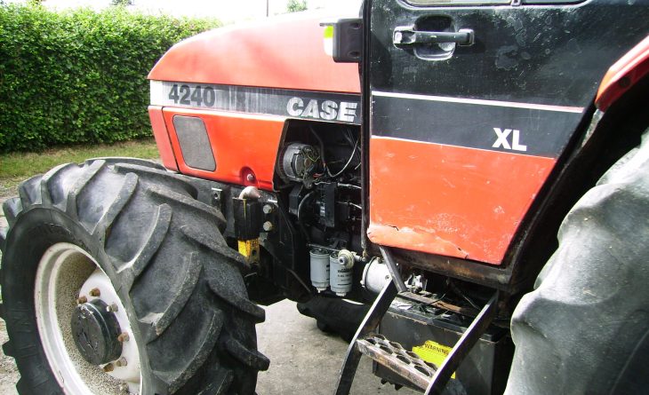 CASE 4240 XL P407 CCJ 7
