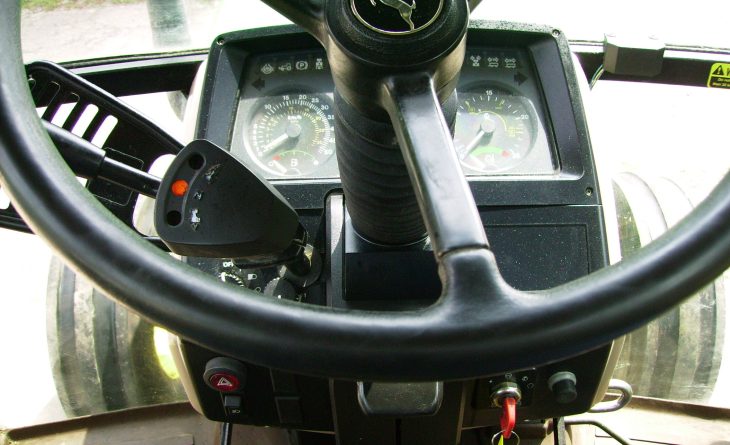 JD 6110 SE 2 WD CV52 ODE 11