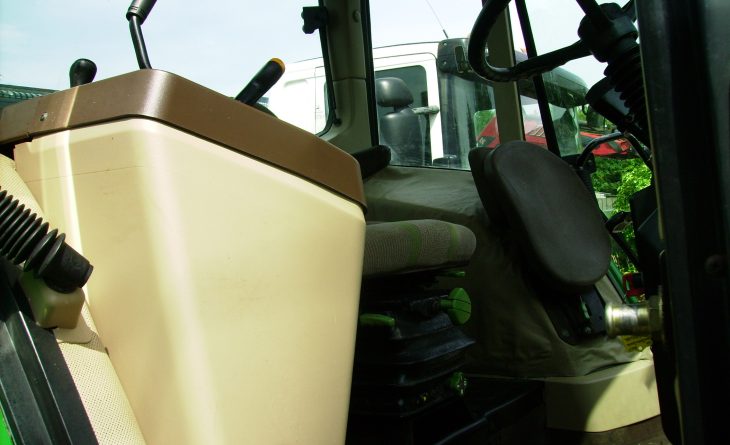 JD 6110 SE 2 WD CV52 ODE 18