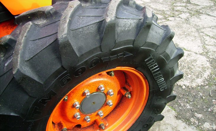 KUBOTA M7040 LA1153 CU13 BWE 18