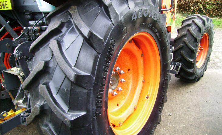 KUBOTA M7040 LA1153 CU13 BWE 19