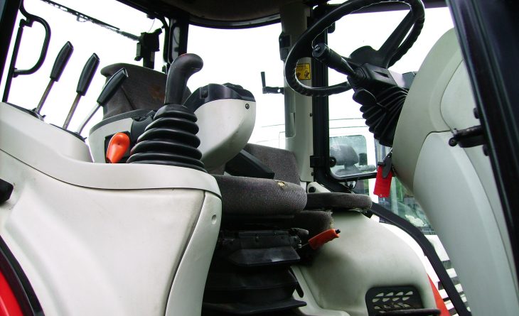 MF 6480 DYNASHIFT SJ05 HLD 17