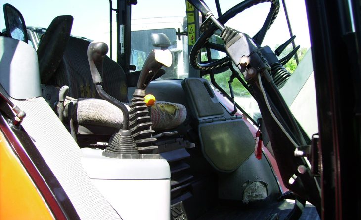 Mc CORMICK CX105 Q445 DX54 KZT 21