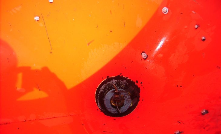 KUHN 330 FERT SPINNER 2
