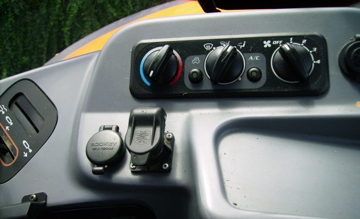 KUBOTA M135 GX IV LA2255 DU21 NVE 12