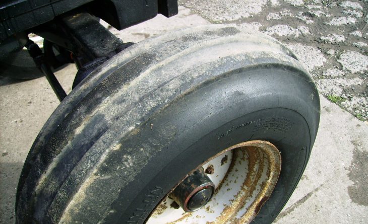 CASE 4230 2 WD LP M479 SRF 15