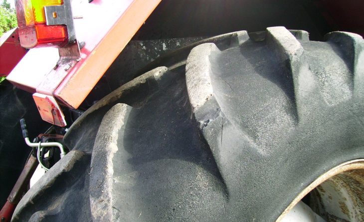 CASE 4230 2 WD LP M479 SRF 16