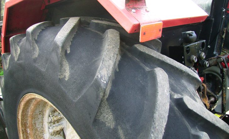 CASE 4230 2 WD LP M479 SRF 17