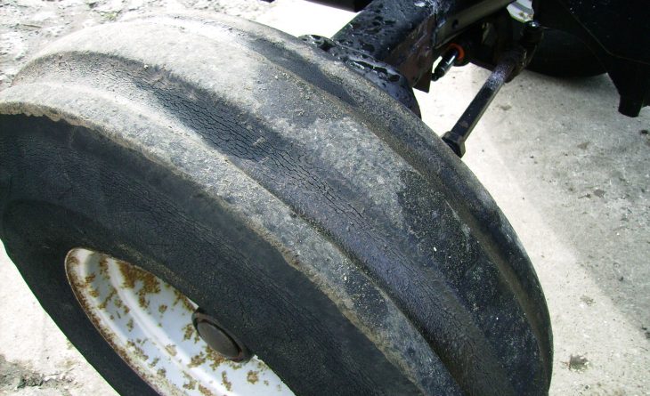CASE 4230 2 WD LP M479 SRF 18