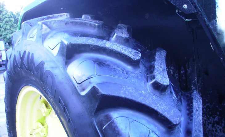 JD 3650 4 WD SG2 J786 NBW 17