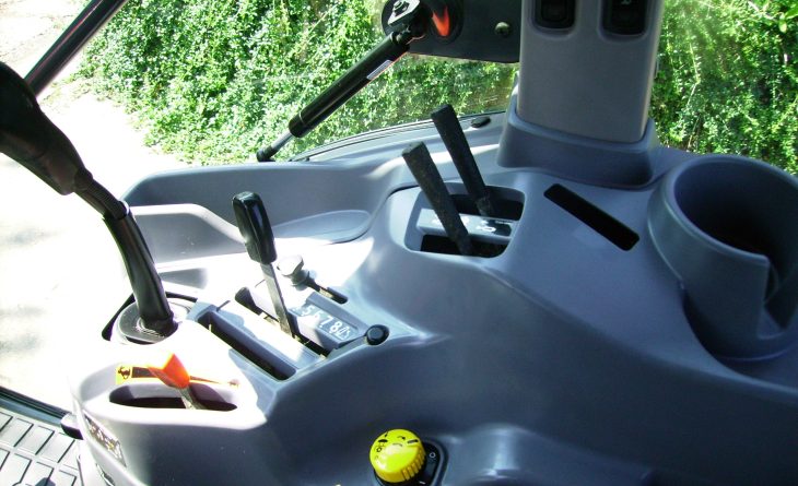 KUBOTA L2602 HST VX68 CHG 13