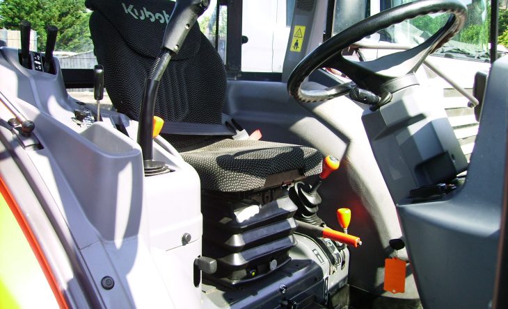 KUBOTA L2602 HST VX68 CHG 17