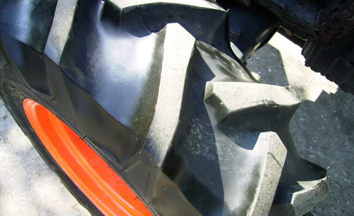 KUBOTA L2602 HST VX68 CHG 22