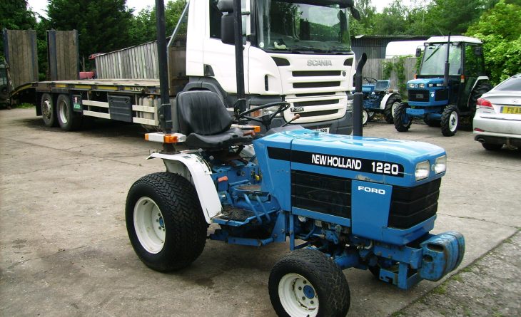 NH 1220 4 WD STD 1
