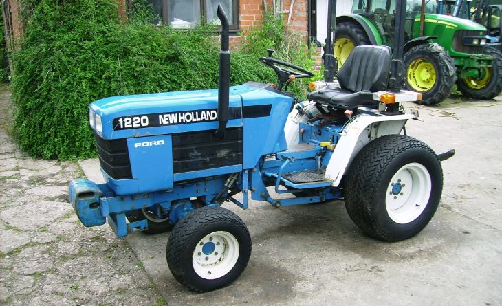 NH 1220 4 WD STD 3