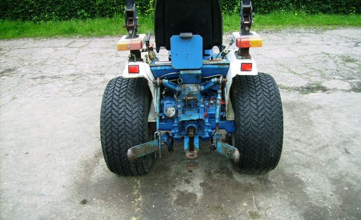 NH 1220 4 WD STD 4