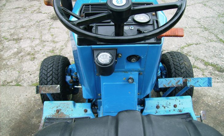 NH 1220 4 WD STD 6