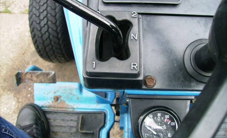 NH 1220 4 WD STD 8