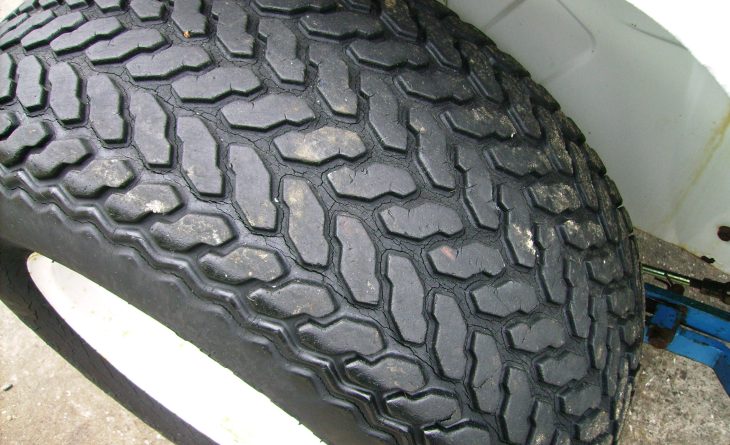 NH 1220 4 WD STD 12