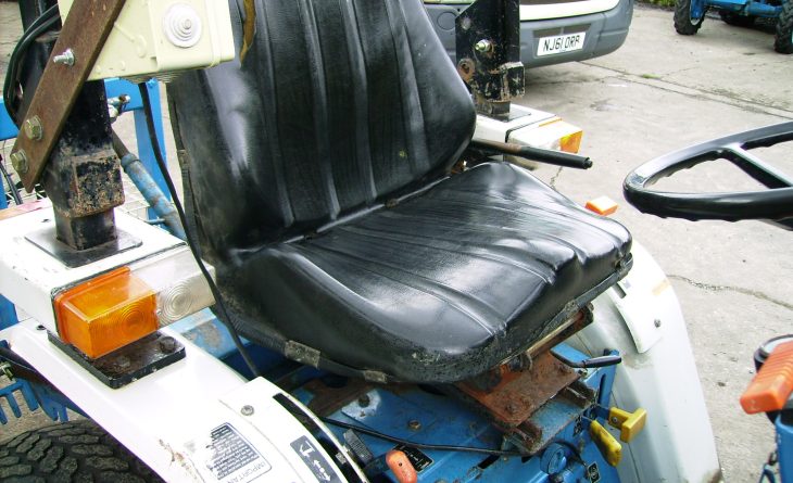 NH 1220 4 WD HST MOWER 10
