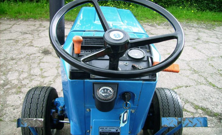 NH 1220 4 WD HST MOWER 11