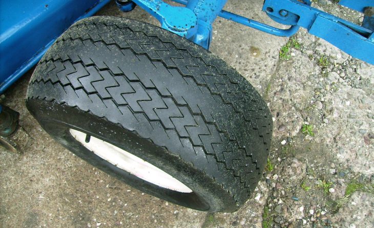 NH 1220 4 WD HST MOWER 16