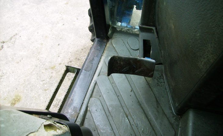 NH 1920 4 WD P579 KSP 14