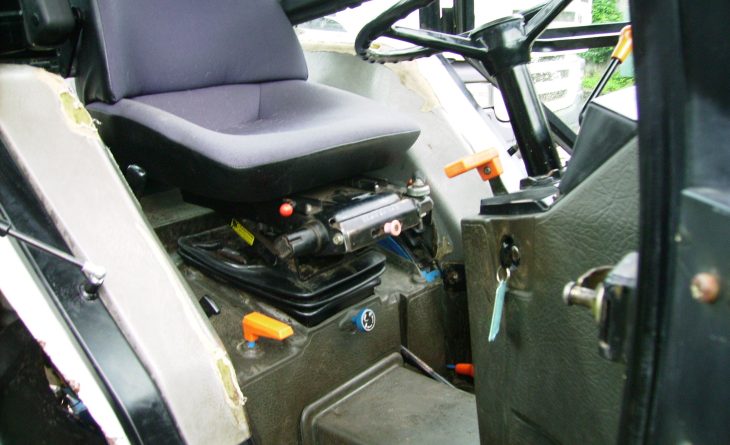 NH 1920 4 WD P579 KSP 17